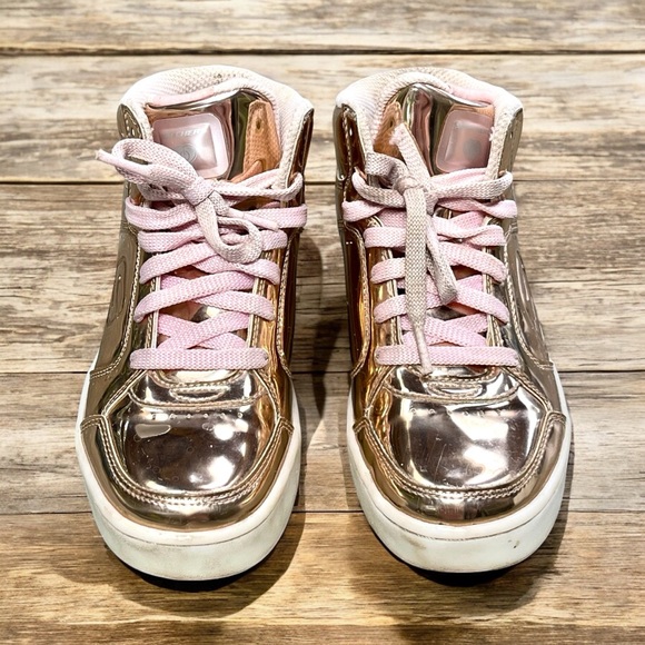 Girls Rosegold metallic sketchers light up shoes - Picture 2 of 8